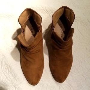 𝅺Esprit ankle boots